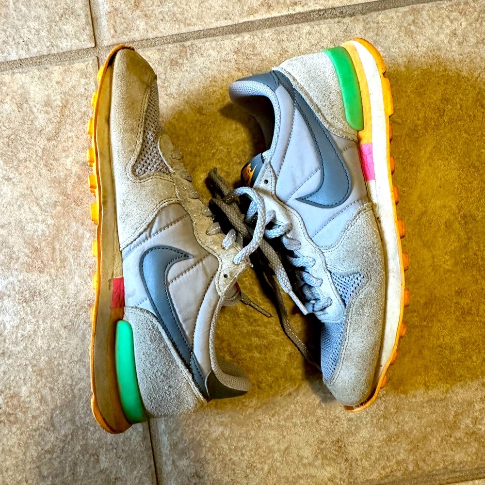 Nike shoes